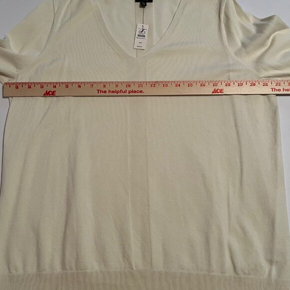 Talbots NWT Cream Cotton Blend Long-Sleeve V-Neck Sweater Size 1XP - Picture 7 of 9